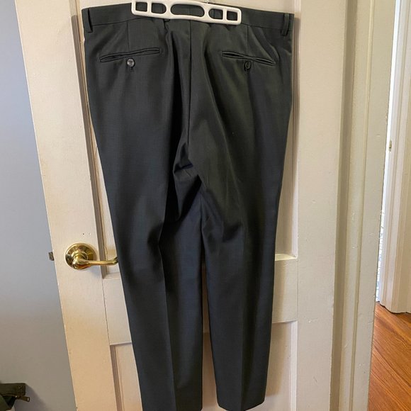 Dark grey suit jacket and pants - Picture 5 of 8